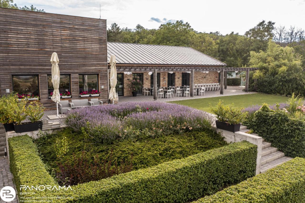 Bed and Breakfast Panoráma Birtok - Wellness Panzió, Konferencia és Rendezvényközpont Győrújbarát Exterior foto