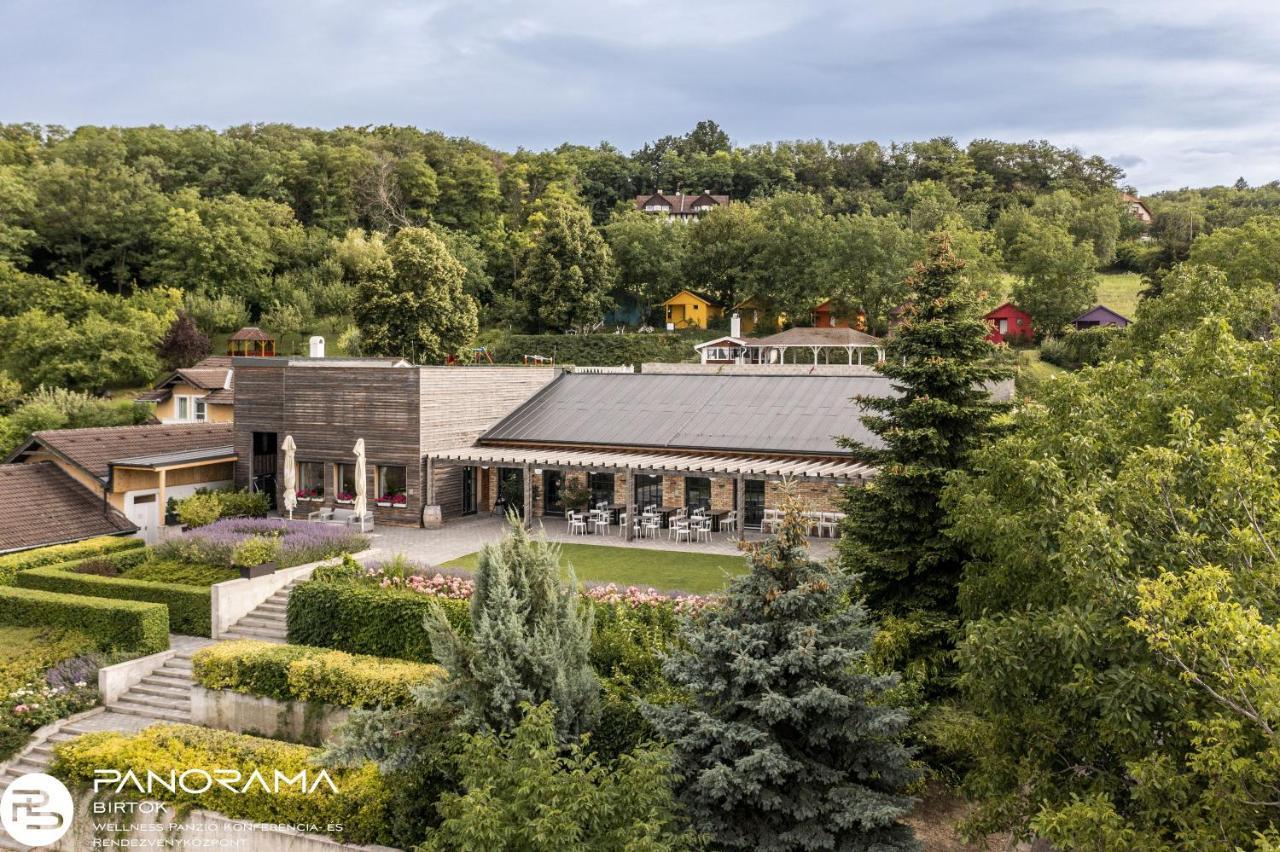 Bed and Breakfast Panoráma Birtok - Wellness Panzió, Konferencia és Rendezvényközpont Győrújbarát Exterior foto