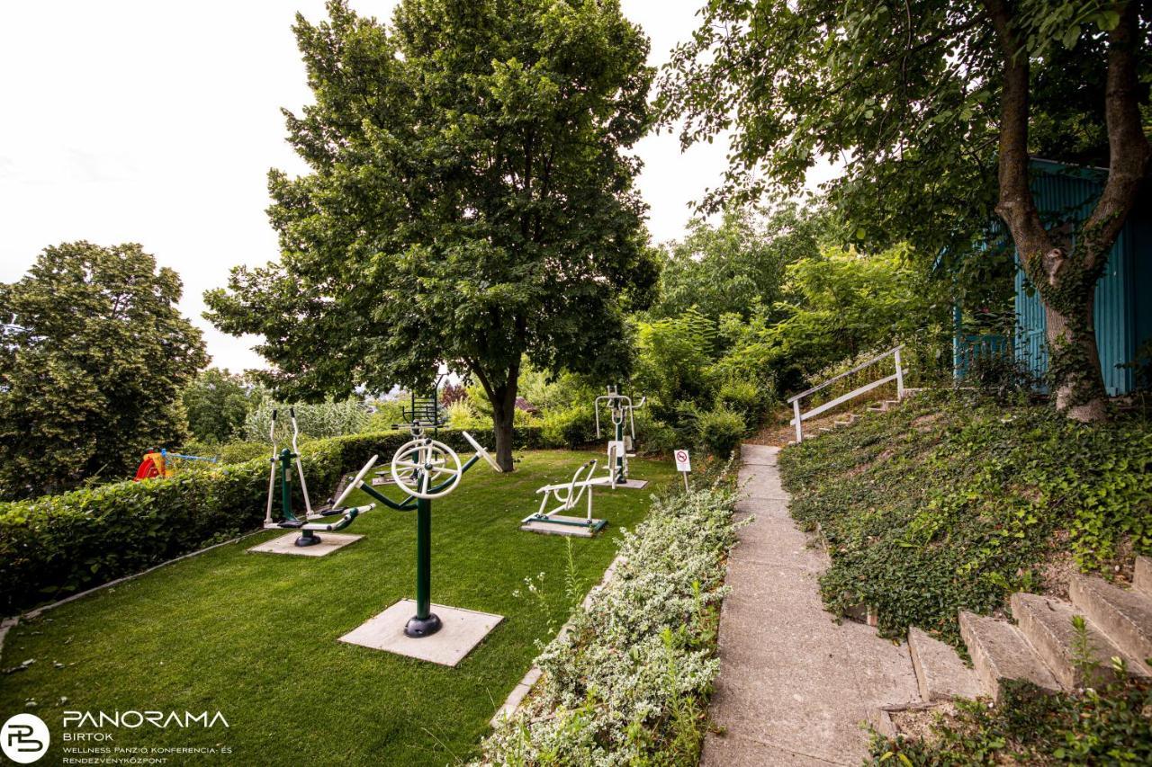 Bed and Breakfast Panoráma Birtok - Wellness Panzió, Konferencia és Rendezvényközpont Győrújbarát Exterior foto